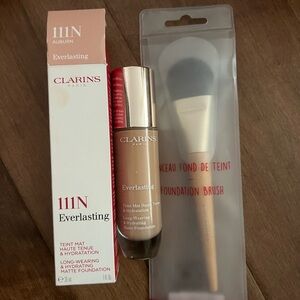 Bundle: NWT Clarins Everlasting Foundation in 111N and foundation brush